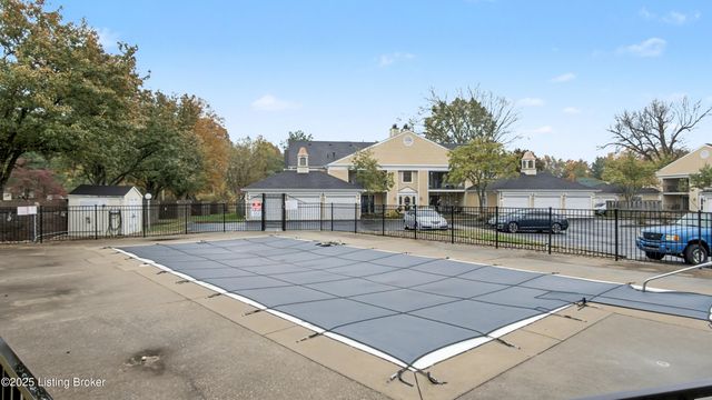 818 Washburn Ave APT 1-A, Louisville, KY 40222