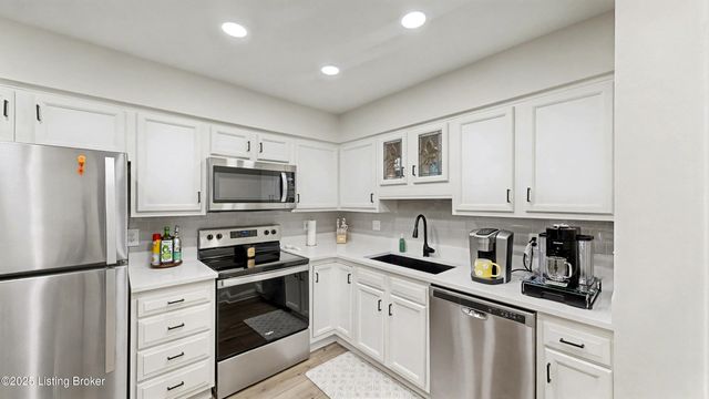 818 Washburn Ave APT 1-A, Louisville, KY 40222