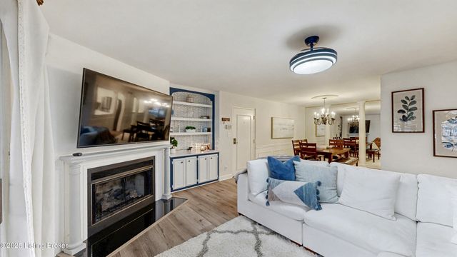 818 Washburn Ave APT 1-A, Louisville, KY 40222