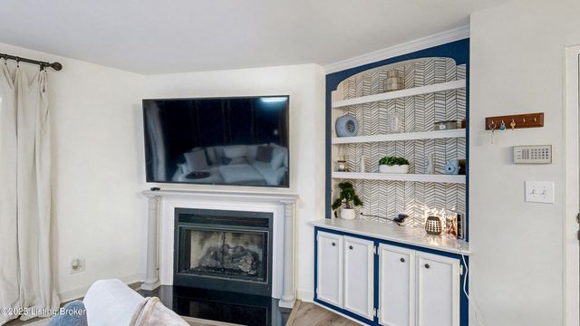 818 Washburn Ave APT 1-A, Louisville, KY 40222