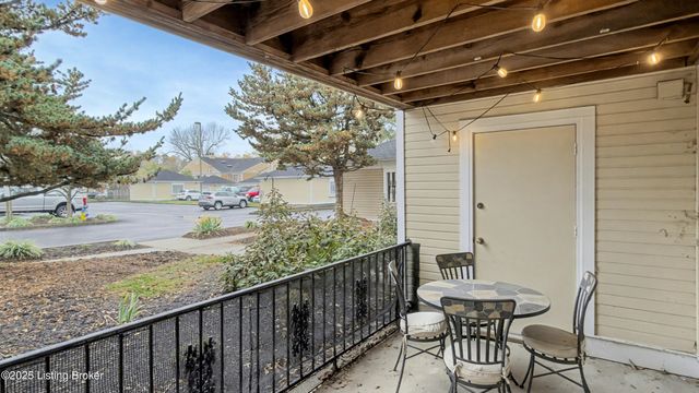 818 Washburn Ave APT 1-A, Louisville, KY 40222