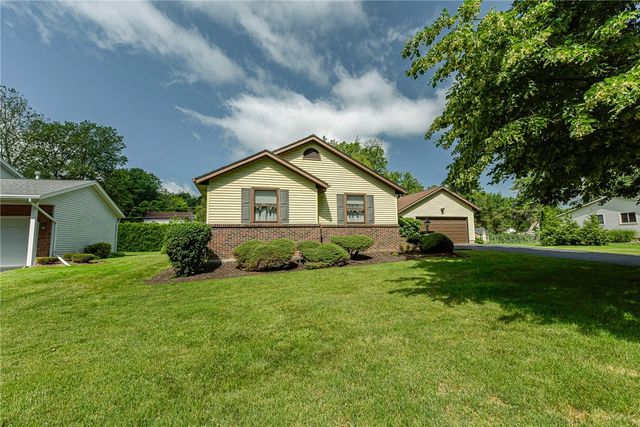 67 Briar Wood Lane, Greece, NY 14626