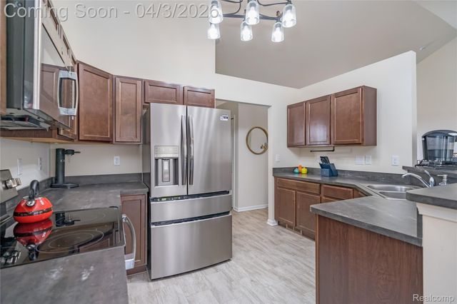 17786 Woodstock Court, Brownstown Charter Township, MI 48174