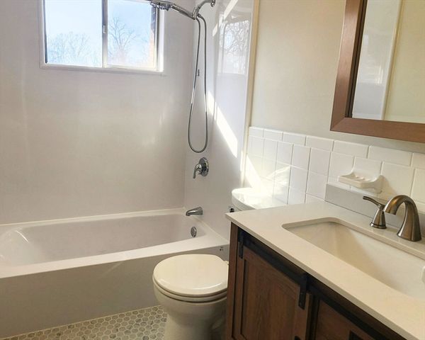 11 Woodcrest Ct 5, Weymouth, MA 02190