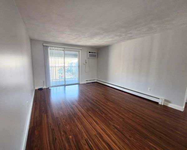 11 Woodcrest Ct 5, Weymouth, MA 02190