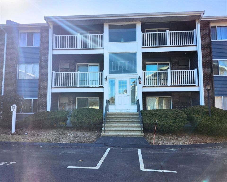 11 Woodcrest Ct 5, Weymouth, MA 02190