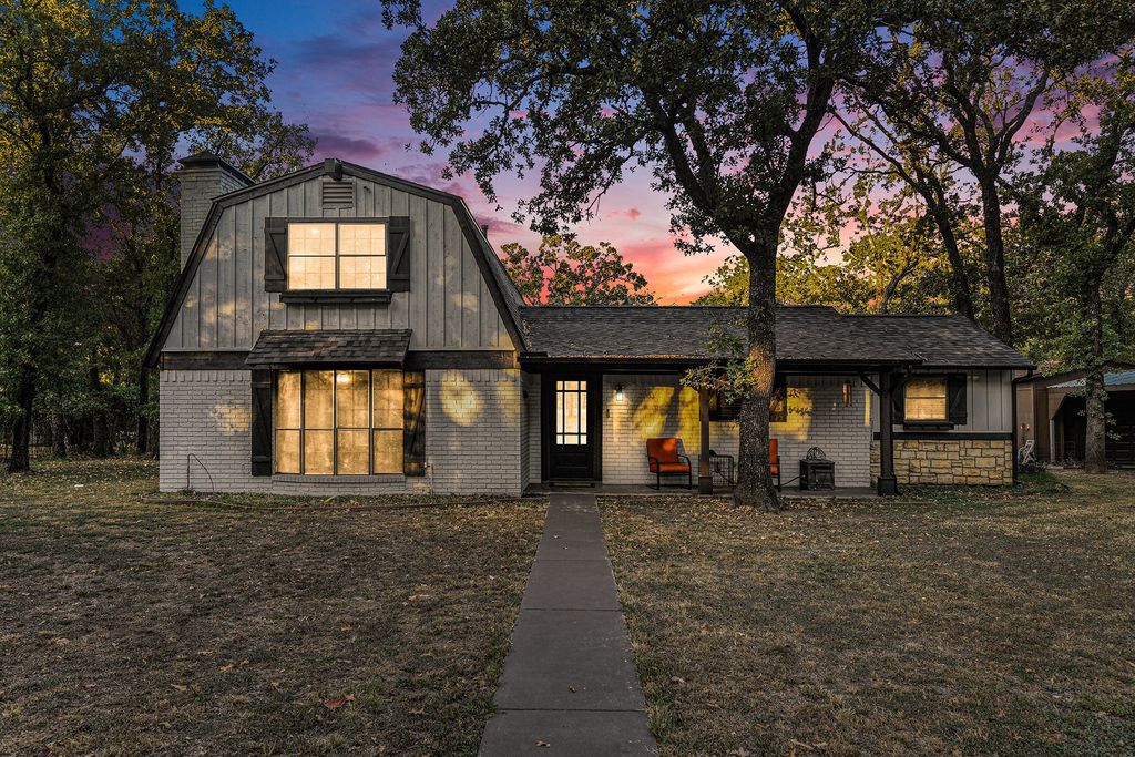 5001 Briar Patch Lane, Burleson, TX 76028