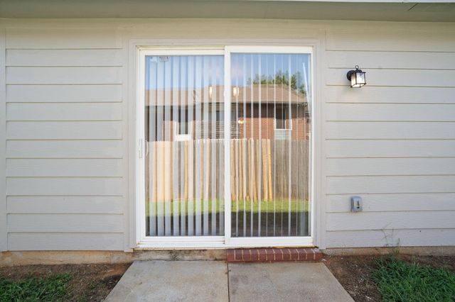 7816 Whitney Lane, Fort Worth, TX 76112