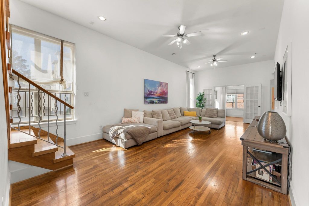 315 Fairview Avenue A, Houston, TX 77006