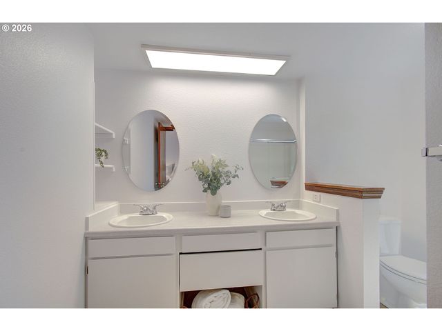 911 Ne 109TH Cir, Vancouver, WA 98685