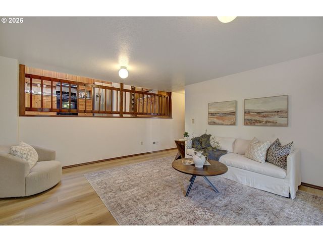 911 Ne 109TH Cir, Vancouver, WA 98685