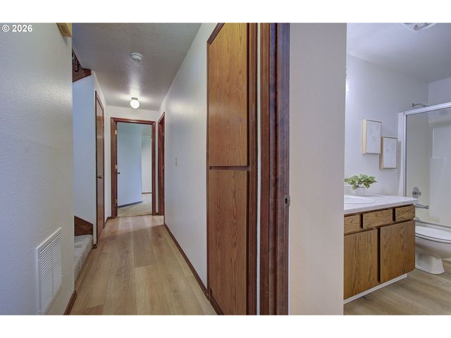 911 Ne 109TH Cir, Vancouver, WA 98685