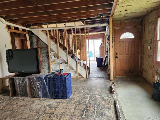 20 Wood Lane, Levittown, NY 11756