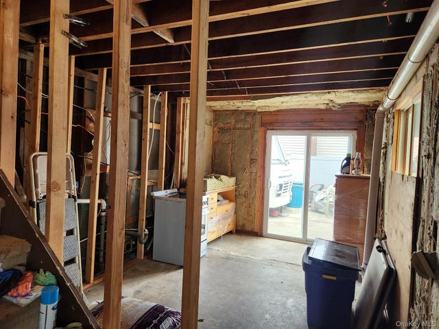 20 Wood Lane, Levittown, NY 11756