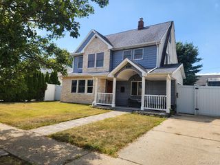 20 Wood Lane, Levittown, NY 11756