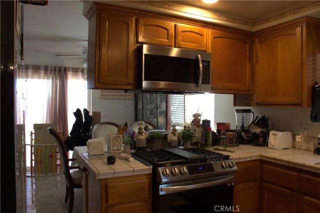 9876 Skyland Court, Fontana, CA 92335