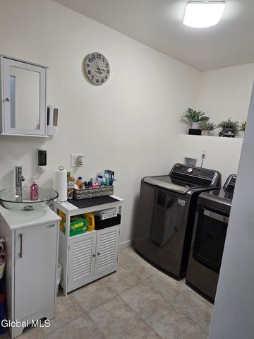 27 Elk Ridge Drive, Queensbury, NY 12804