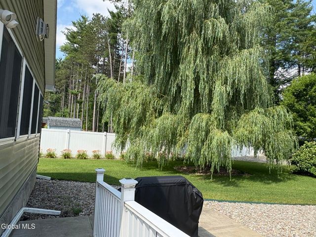 27 Elk Ridge Drive, Queensbury, NY 12804