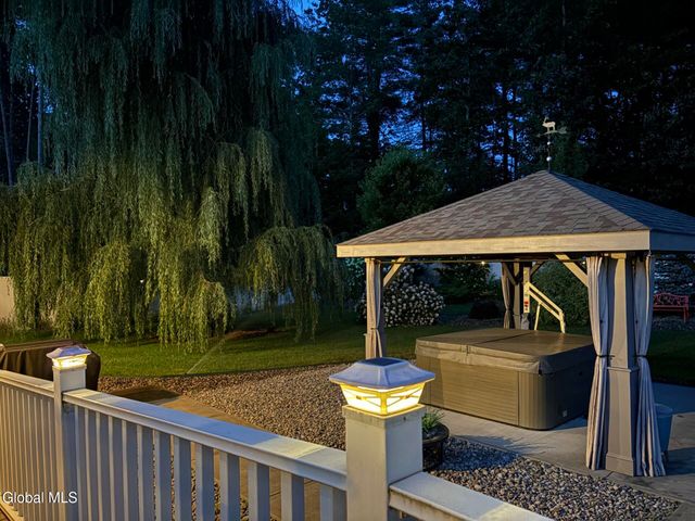 27 Elk Ridge Drive, Queensbury, NY 12804