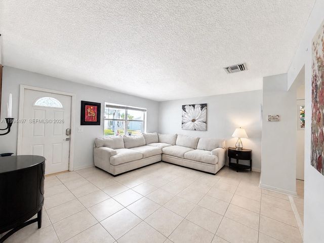 2105 SW Park Drive, Boynton Beach, FL 33426