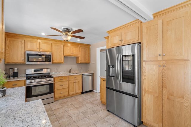 56 Puddingstone Ln, Bellingham, MA 02019