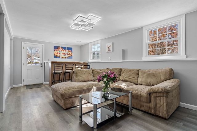 56 Puddingstone Ln, Bellingham, MA 02019