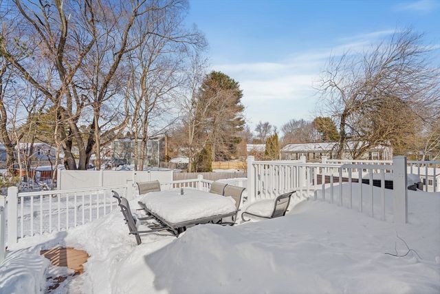 56 Puddingstone Ln, Bellingham, MA 02019