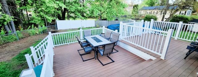 56 Puddingstone Ln, Bellingham, MA 02019