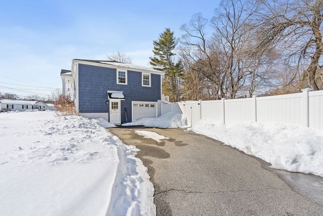 56 Puddingstone Ln, Bellingham, MA 02019