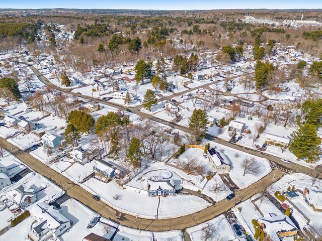 56 Puddingstone Ln, Bellingham, MA 02019