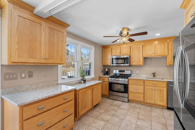 56 Puddingstone Ln, Bellingham, MA 02019