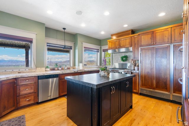 9503 N TIMPANOGOS CV, Cedar Hills, UT 84062