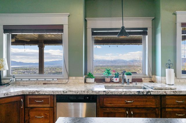 9503 N TIMPANOGOS CV, Cedar Hills, UT 84062