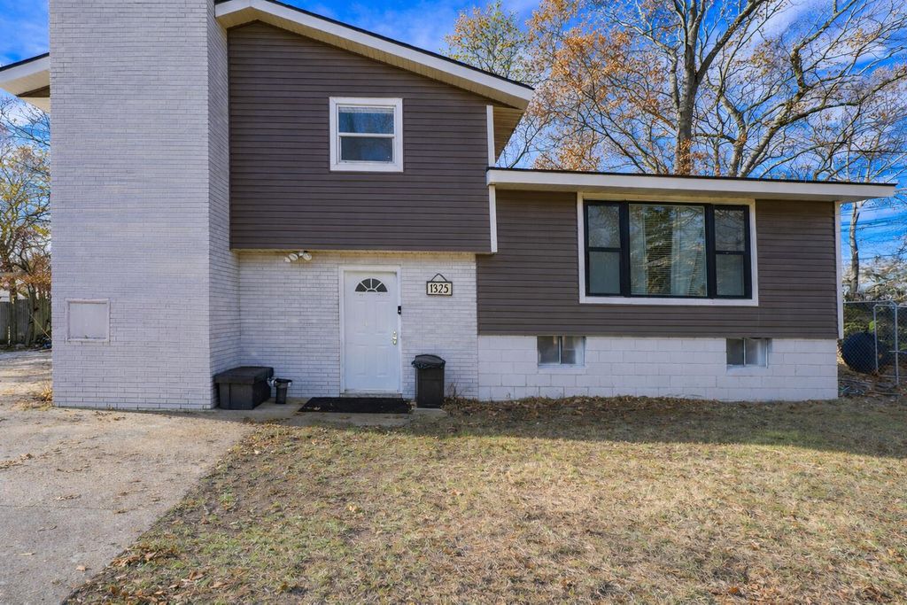 1325 Sumac Street, Muskegon Twp, MI 49445