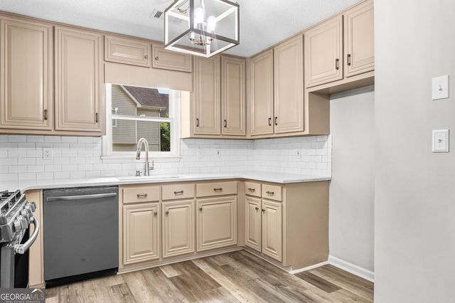 275 Mosby Woods Drive, Newnan, GA 30265