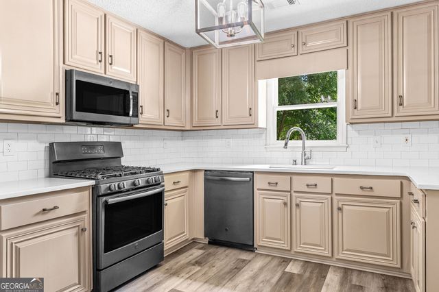 275 Mosby Woods Drive, Newnan, GA 30265