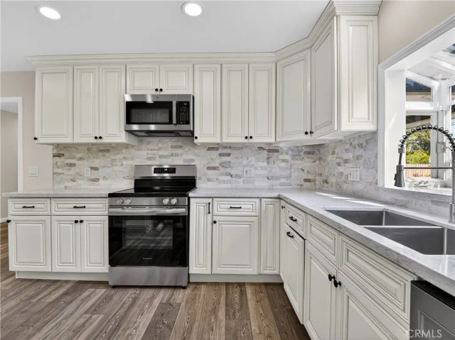 20742 Kingsbury Street, Chatsworth, CA 91311