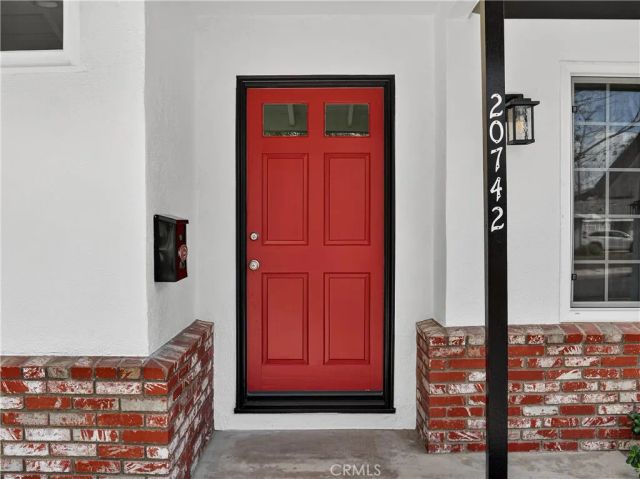 20742 Kingsbury Street, Chatsworth, CA 91311