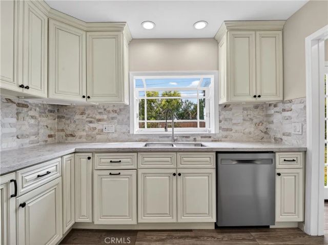 20742 Kingsbury Street, Chatsworth, CA 91311