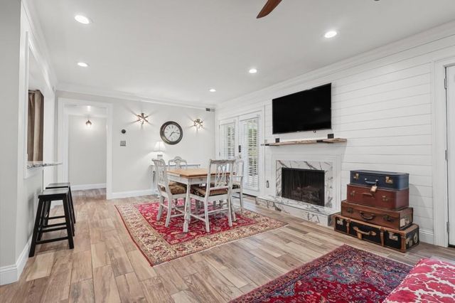 5400 Roswell Road NE N9, Sandy Springs, GA 30342