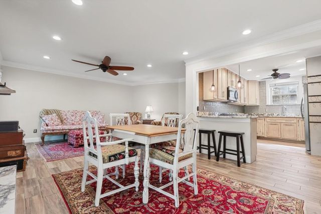 5400 Roswell Road NE N9, Sandy Springs, GA 30342
