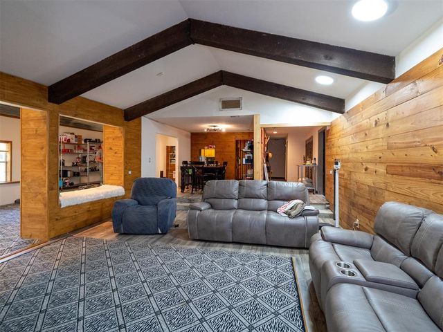 13804 Coker Road, Shawnee, OK 74804