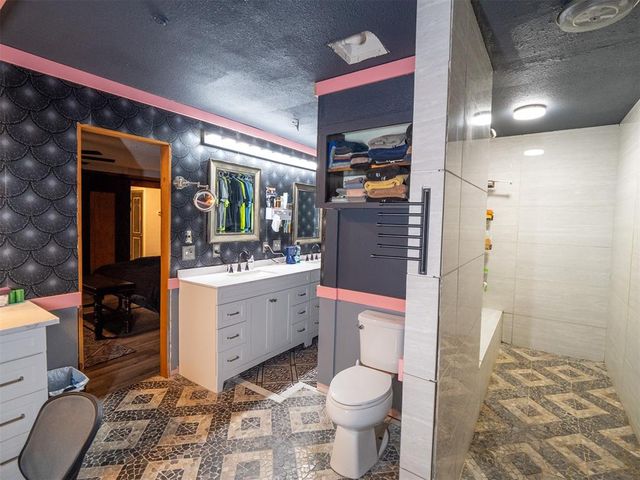 13804 Coker Road, Shawnee, OK 74804