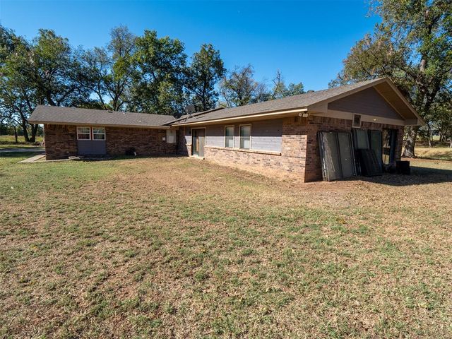 13804 Coker Road, Shawnee, OK 74804