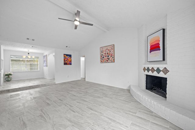 12315 Scarcella Lane, Meadows Place, TX 77477