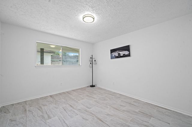 12315 Scarcella Lane, Meadows Place, TX 77477