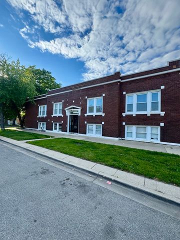 2345 Cuyler Avenue 2R, Berwyn, IL 60402