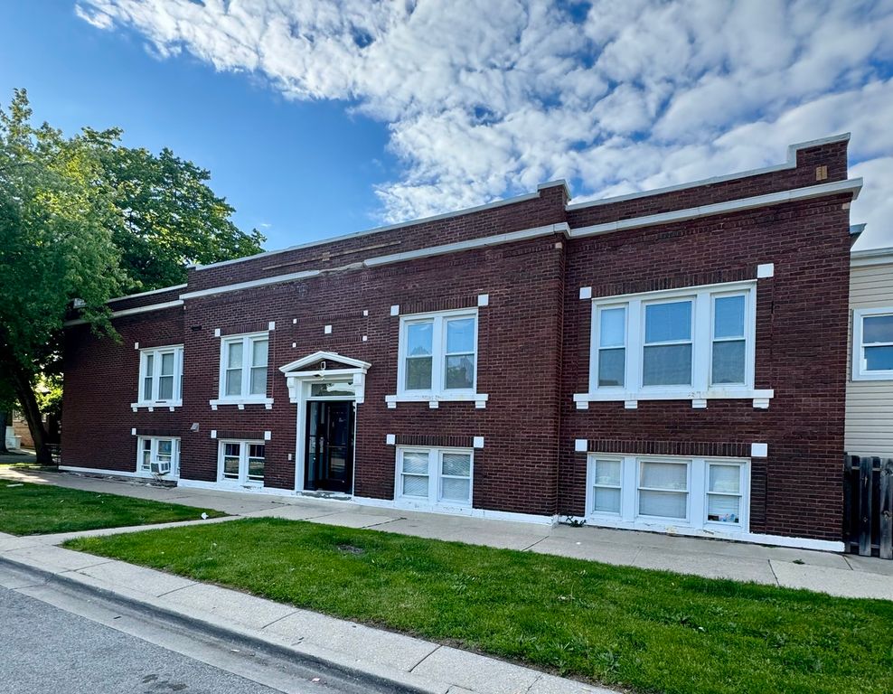 2345 Cuyler Avenue 2R, Berwyn, IL 60402