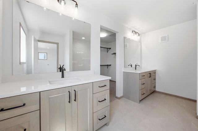 967 61st Avenue W, West Fargo, ND 58078