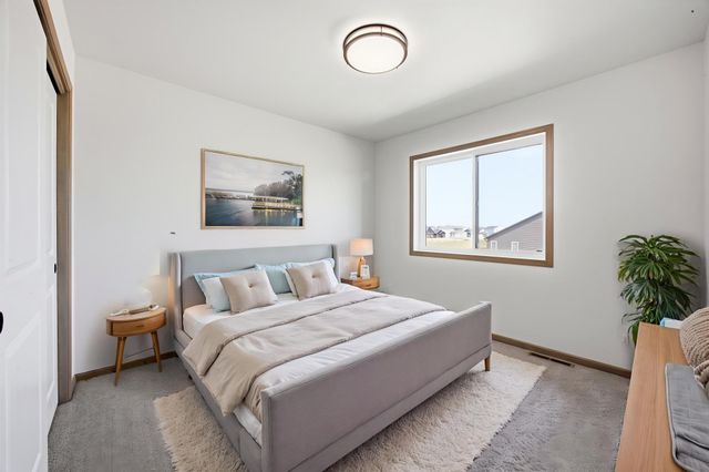 967 61st Avenue W, West Fargo, ND 58078